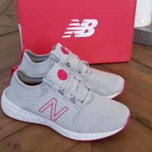 🆕️ Girls New Balance Shoes