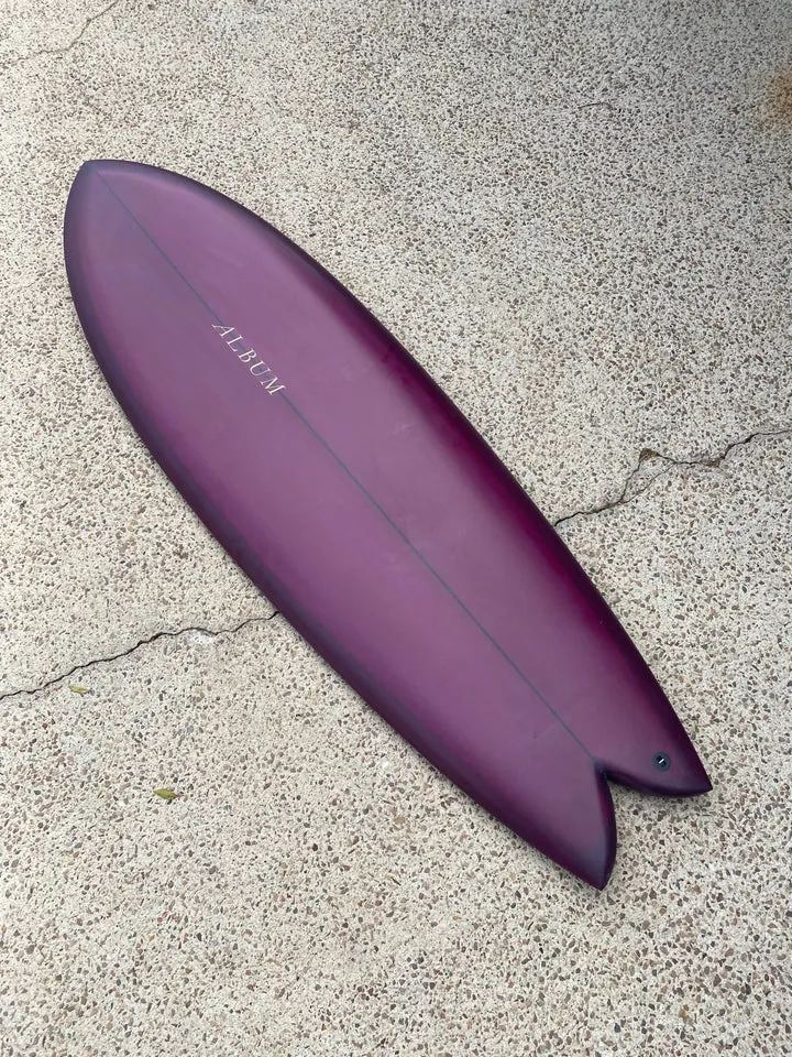 ALBUM SUNSTONE 5'6 BURGANDY TINT PU SURFBOARD