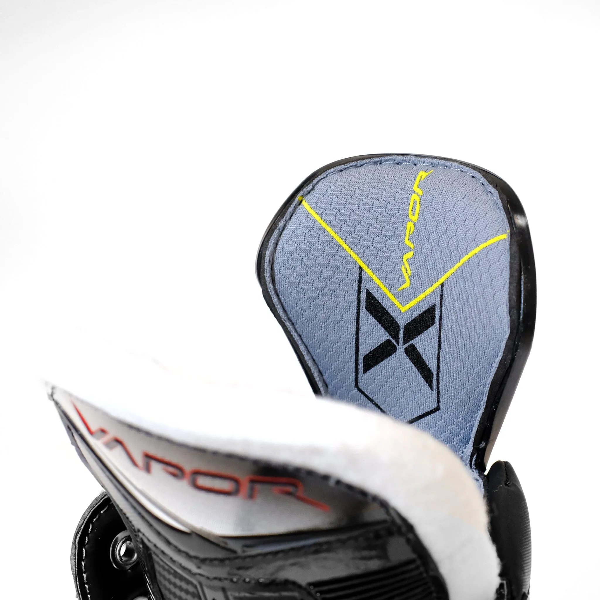 Bauer Vapor X Shift Pro Intermediate Hockey Skates - 2023