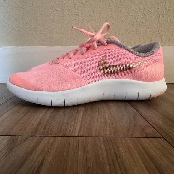 Children’s Nike Flex Contact Sneakers New, Coral Pink*size4.5*