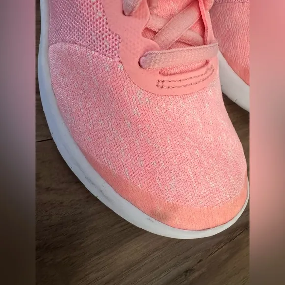 Children’s Nike Flex Contact Sneakers New, Coral Pink*size4.5*
