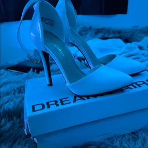 Dream Pairs White Stiletto Heels