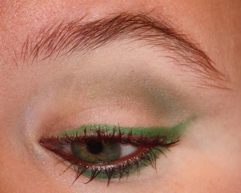 Essence Long Lasting Eye Pencil - Groovy Grass