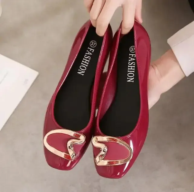 Fashion slip on high quality shoes ladies flat shoes pumps women's flats.