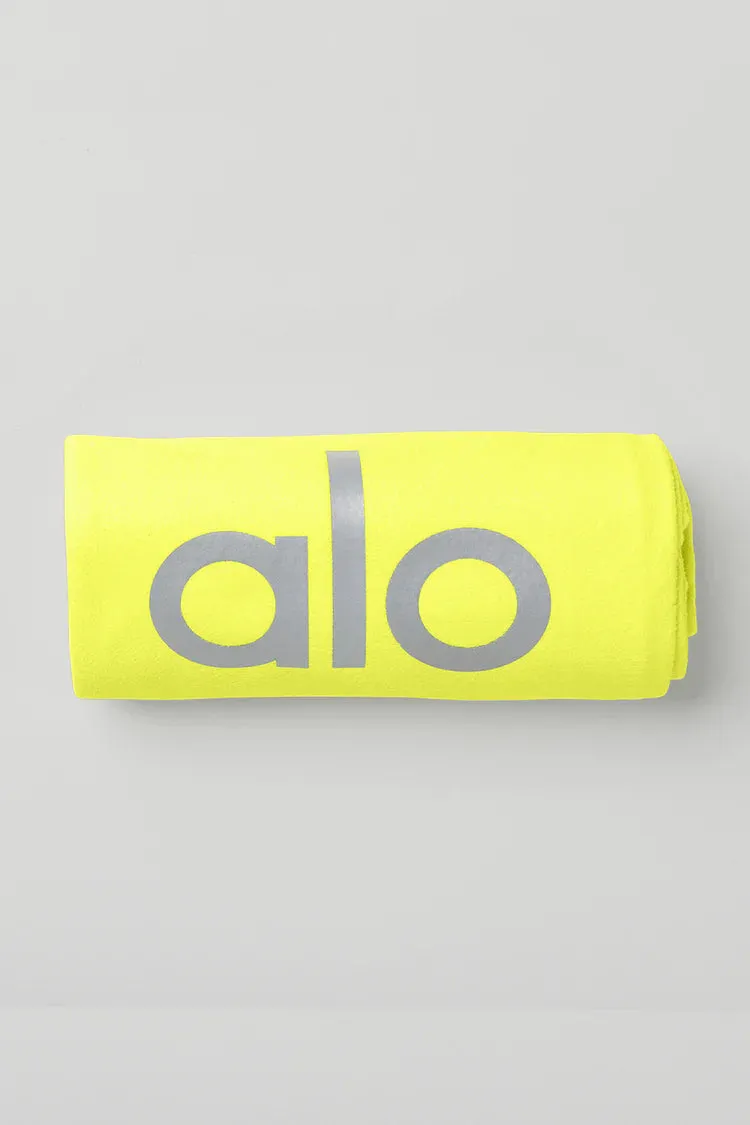 Grounded No-Slip Towel