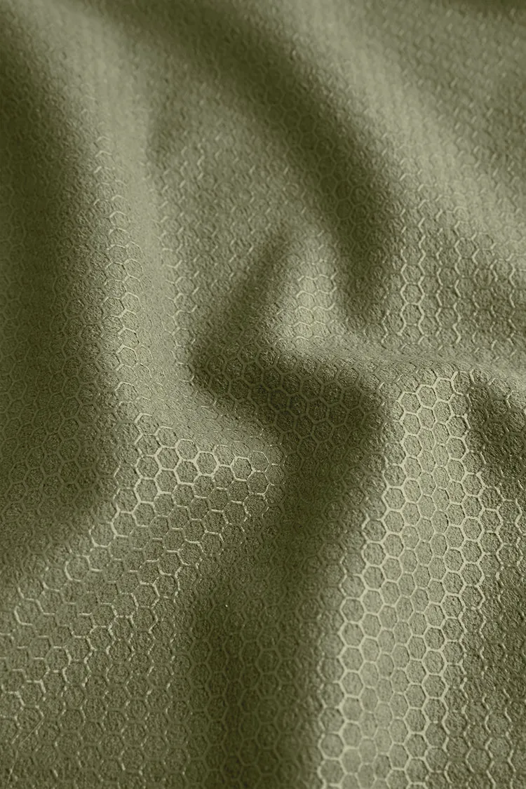 Grounded No-Slip Towel