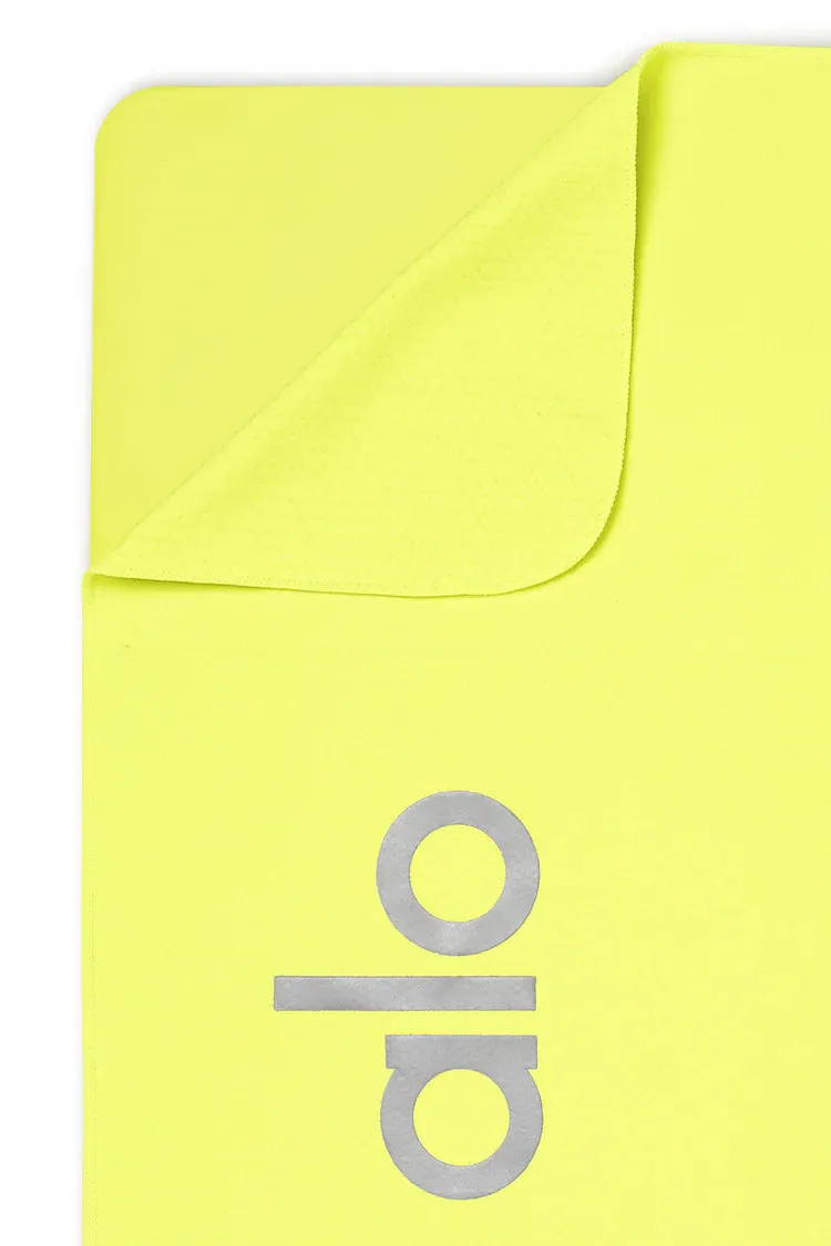 Grounded No-Slip Towel