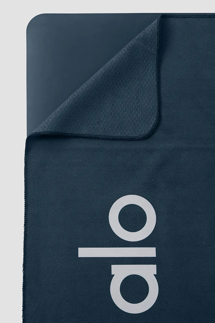 Grounded No-Slip Towel