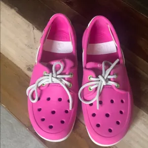 Leather Crocs Girl’s Pink Casual Boat Dock Shoes. Size J2