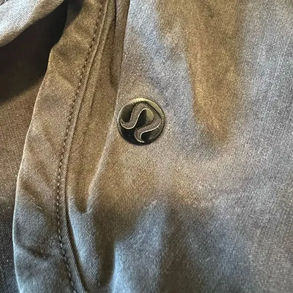 LULULEMON Varsity Shorts in Black Tencel
