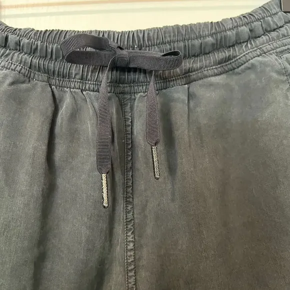 LULULEMON Varsity Shorts in Black Tencel