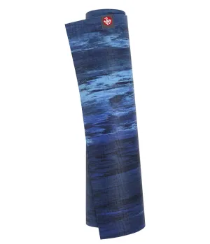 Manduka eKO® Yoga Mat 5mm (Limited Edition) 71" - Surf Marbled
