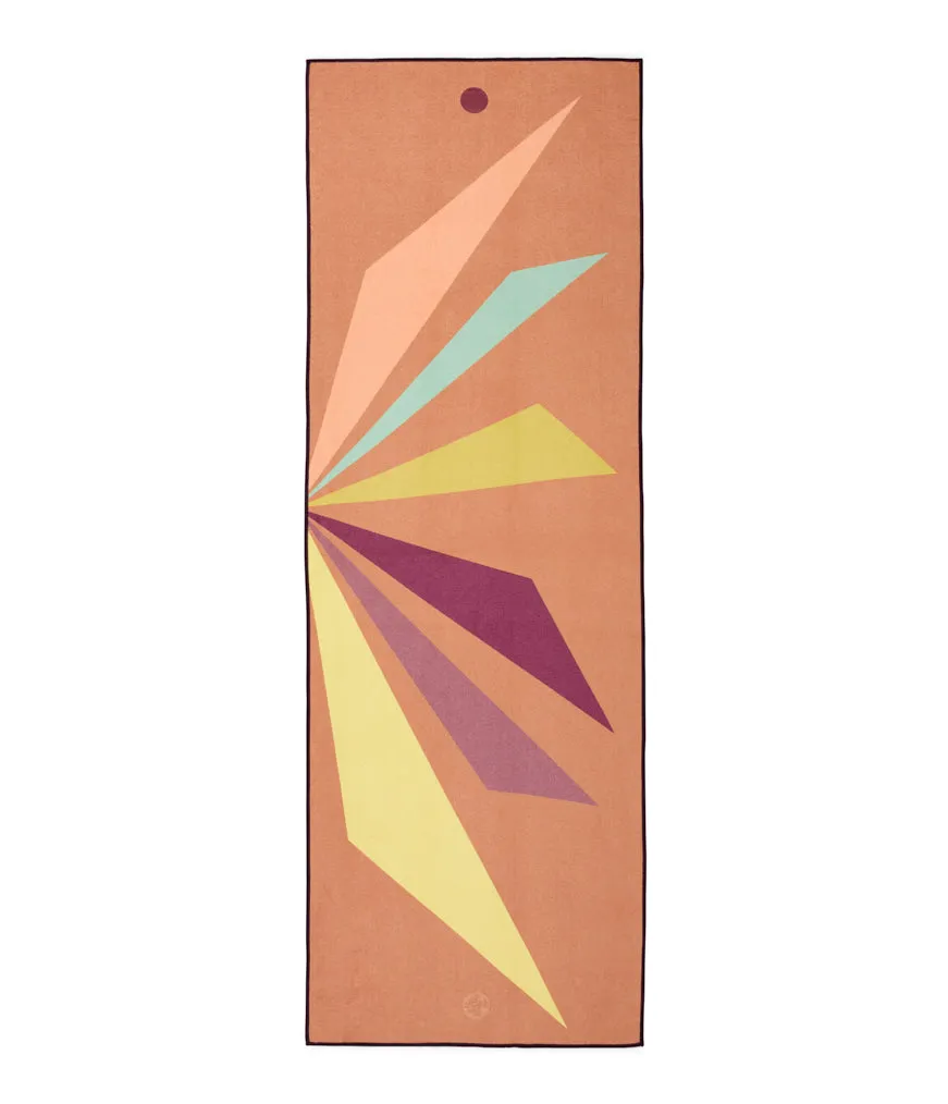 Manduka Yogitoes Plus Repreve Yoga Mat Towel 71'' - Palm Punch 3.0