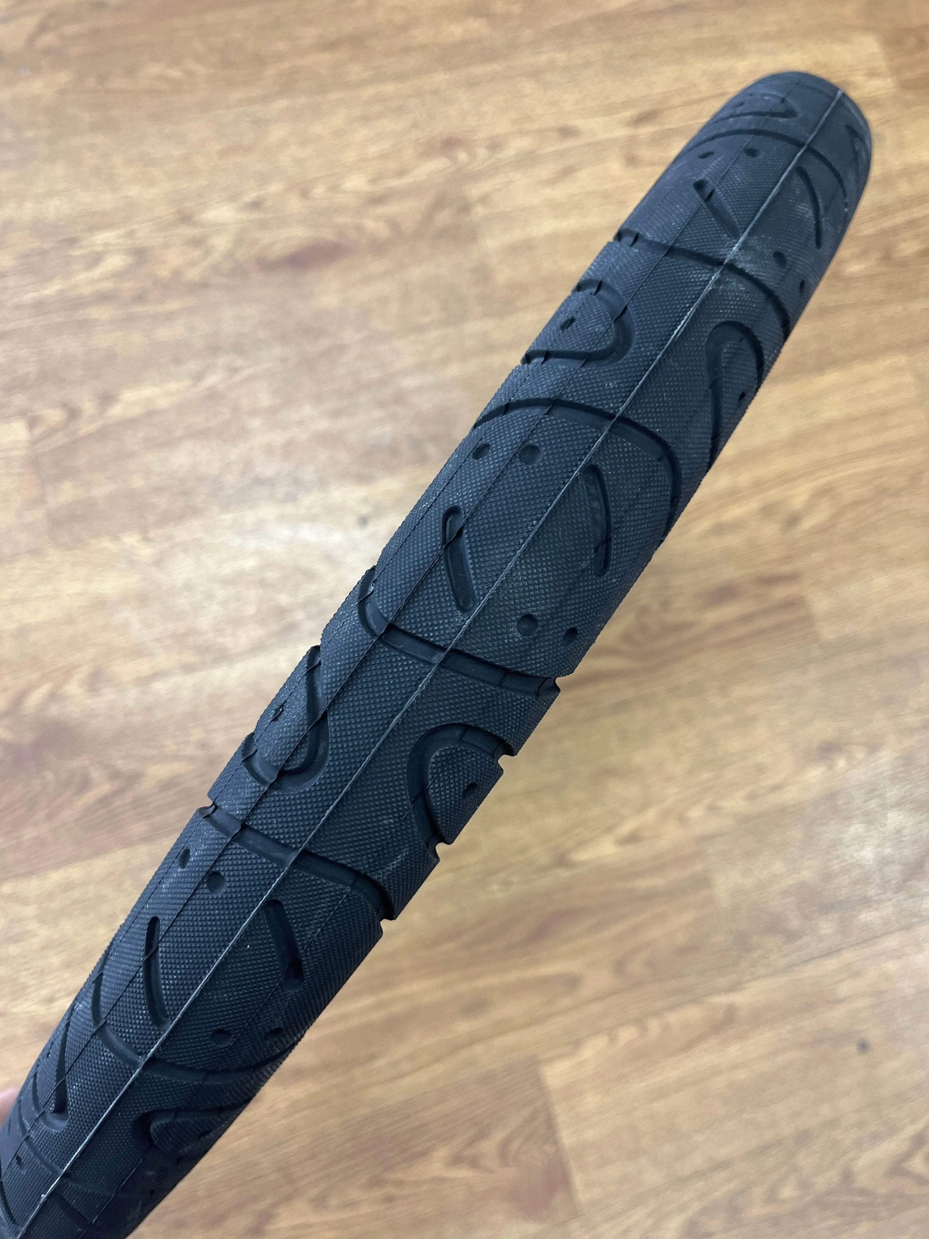 Maxxis Hookworm 20x1.95 Tyre Black