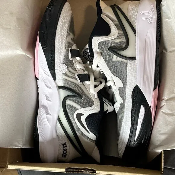 •NEW• Nike Kyrie 8 GO (GS) Sneakers. 5.5Y / 7W / EUR 38