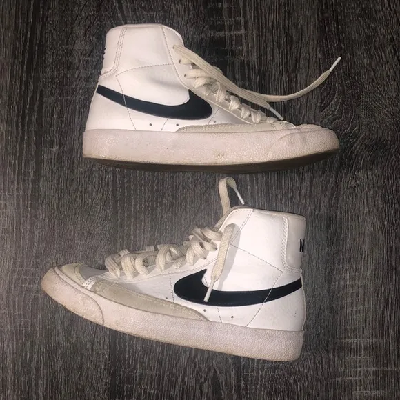 Nike Blazer Mid shoes