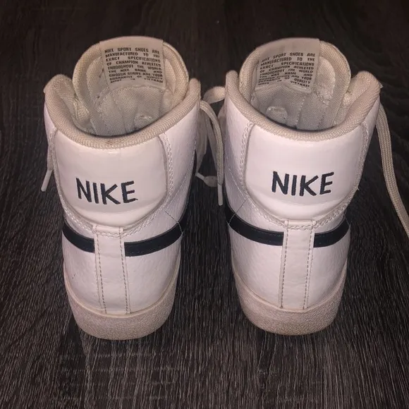 Nike Blazer Mid shoes