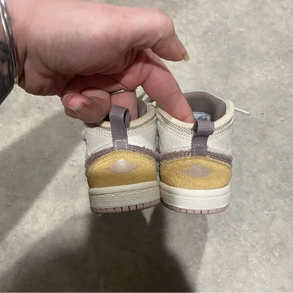 Toddler 4C Nike Air Jordan 1 MidSE Craft TD &quot;Inside Out TaupeHaize&quot; DZ4467-102