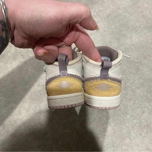 Toddler 4C Nike Air Jordan 1 MidSE Craft TD &quot;Inside Out TaupeHaize&quot; DZ4467-102