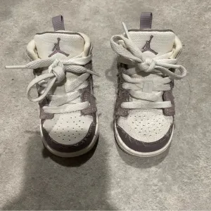 Toddler 4C Nike Air Jordan 1 MidSE Craft TD &quot;Inside Out TaupeHaize&quot; DZ4467-102
