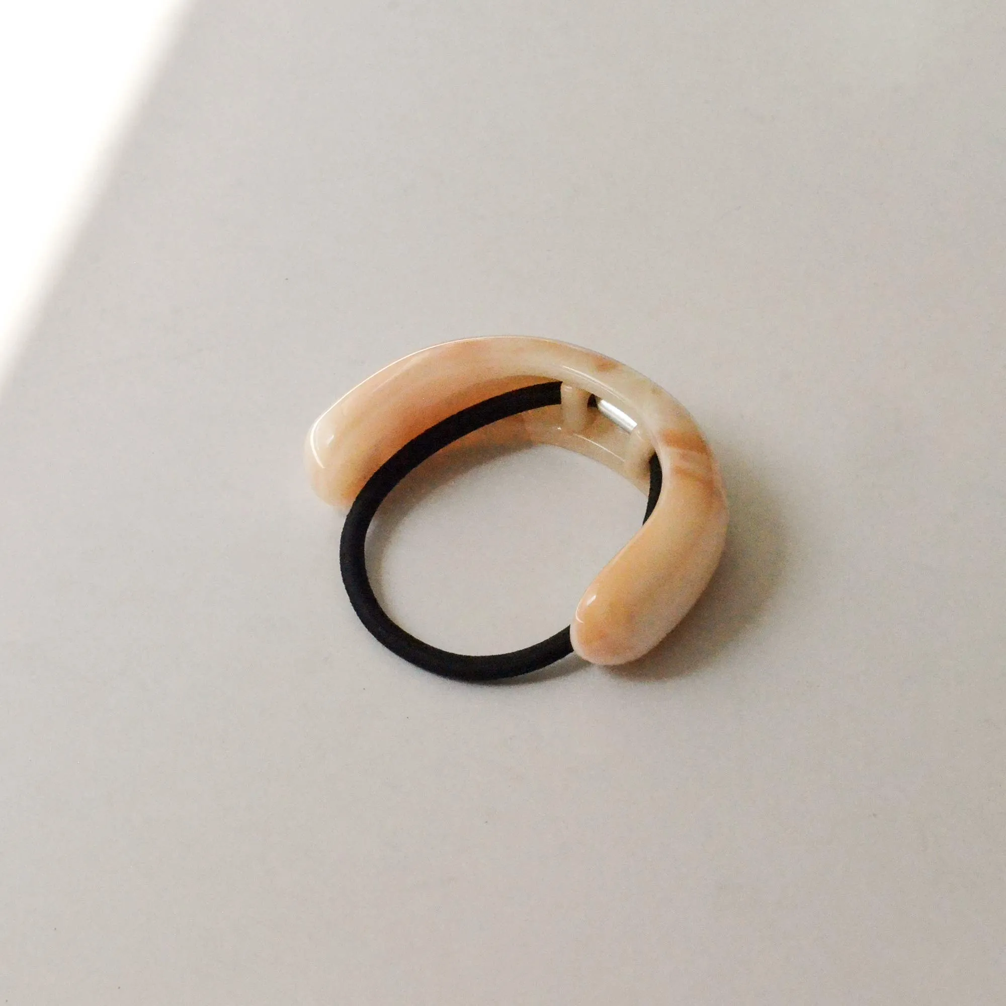 Wide Arch Resin Ponytail Hair Tie | Beige